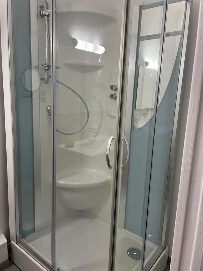 Appartement Au Calme Et Bow Window Quartier Plage 梅尔·莱斯·拜恩斯 外观 照片